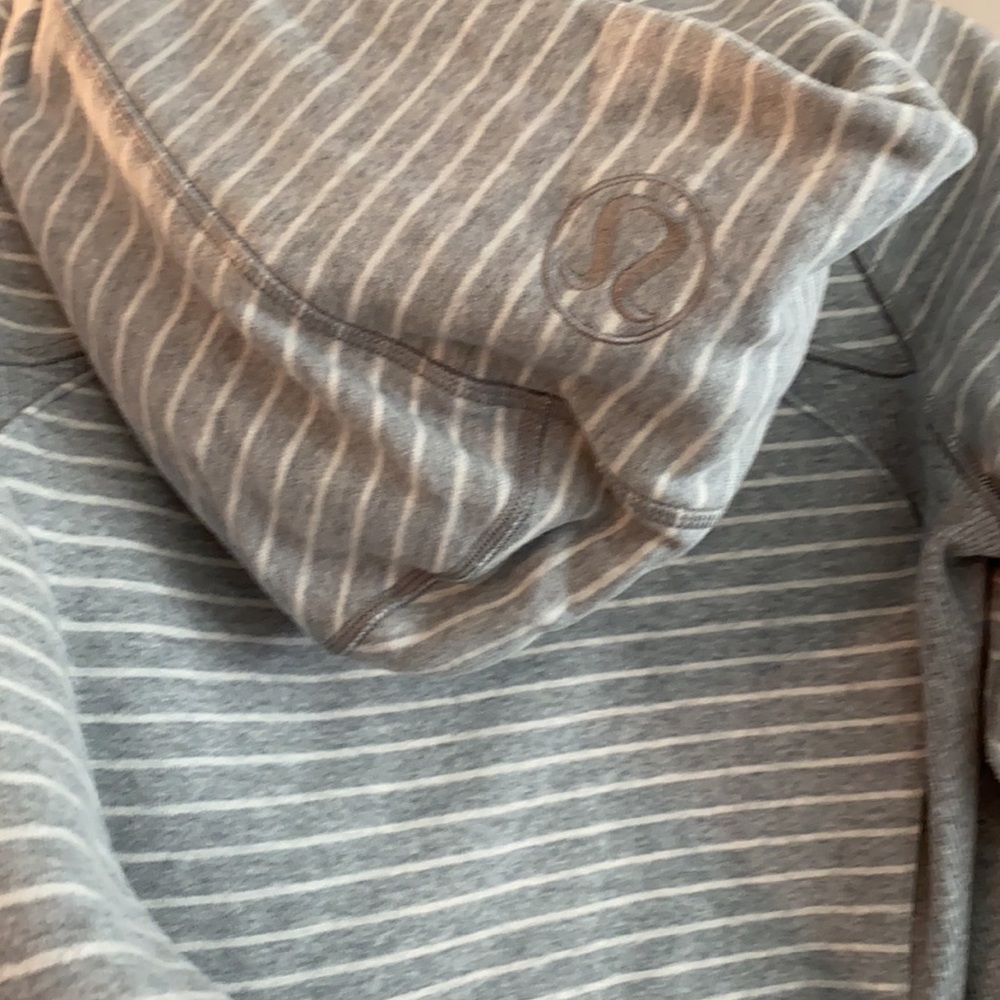 Lululemon jacket - Picture 3 of 3